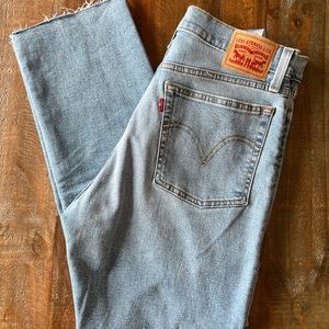 Levis wedgie straight